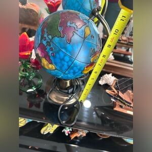 World Globe Stained Glass Table Accent Lamp.